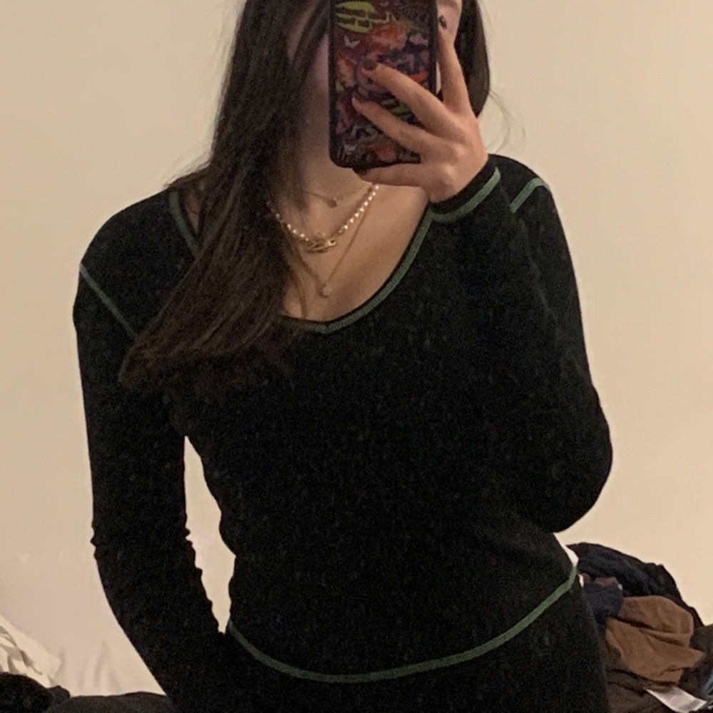 brandy melville black long sleeve green stitching